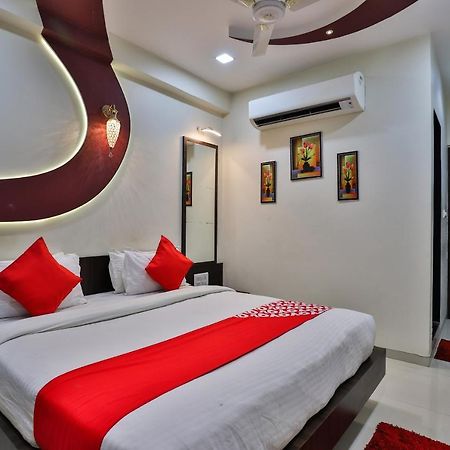 Collection O 7557 Hotel Shiv Kunj Exotica Naroda Экстерьер фото