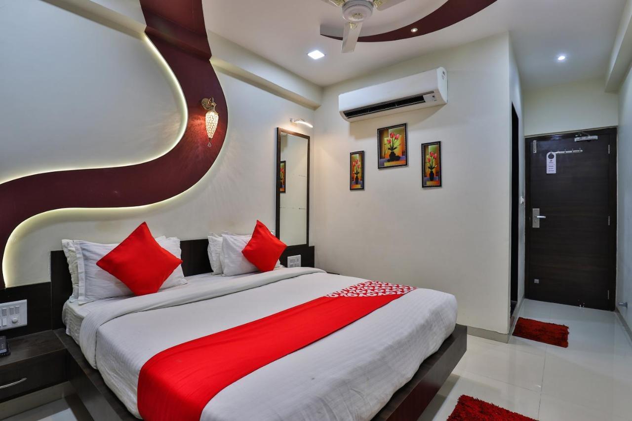 Collection O 7557 Hotel Shiv Kunj Exotica Naroda Экстерьер фото