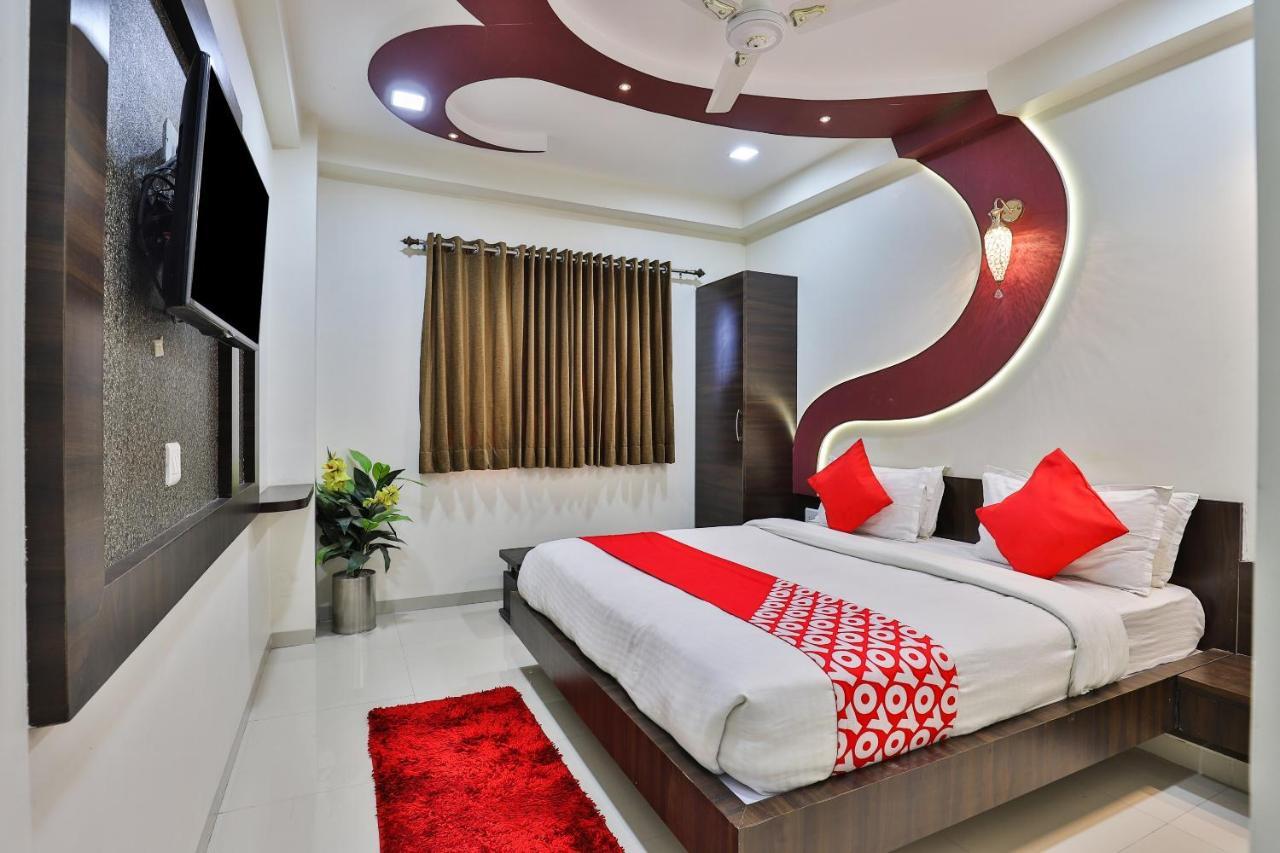Collection O 7557 Hotel Shiv Kunj Exotica Naroda Экстерьер фото