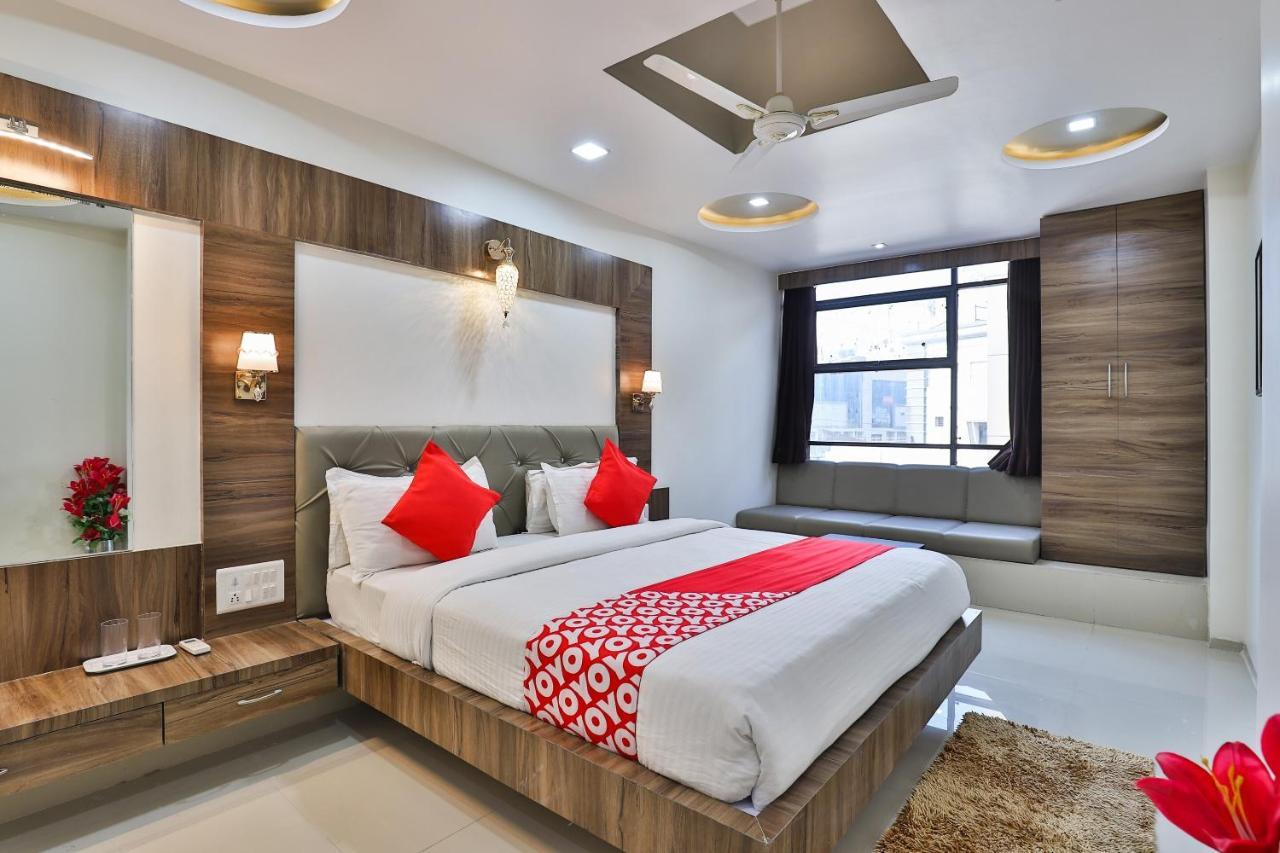 Collection O 7557 Hotel Shiv Kunj Exotica Naroda Экстерьер фото