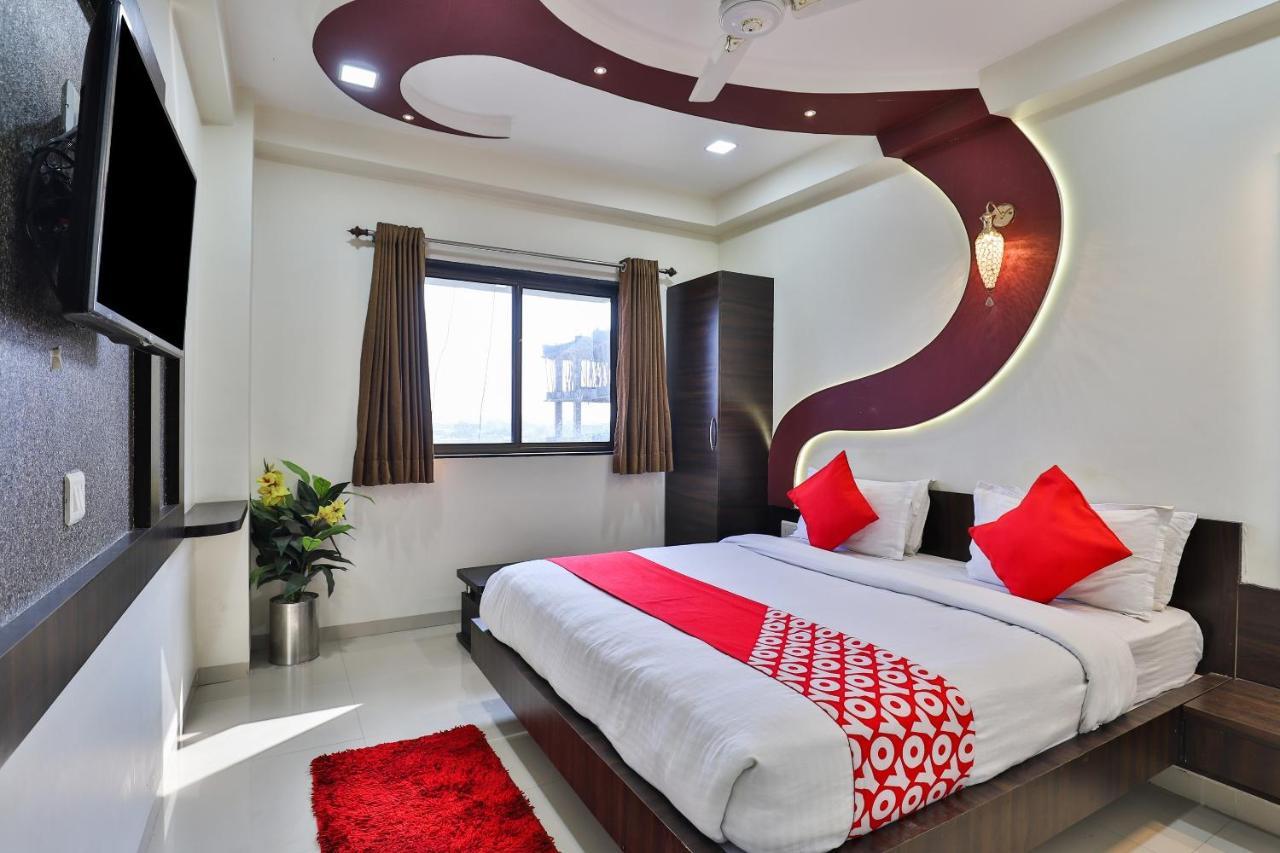 Collection O 7557 Hotel Shiv Kunj Exotica Naroda Экстерьер фото